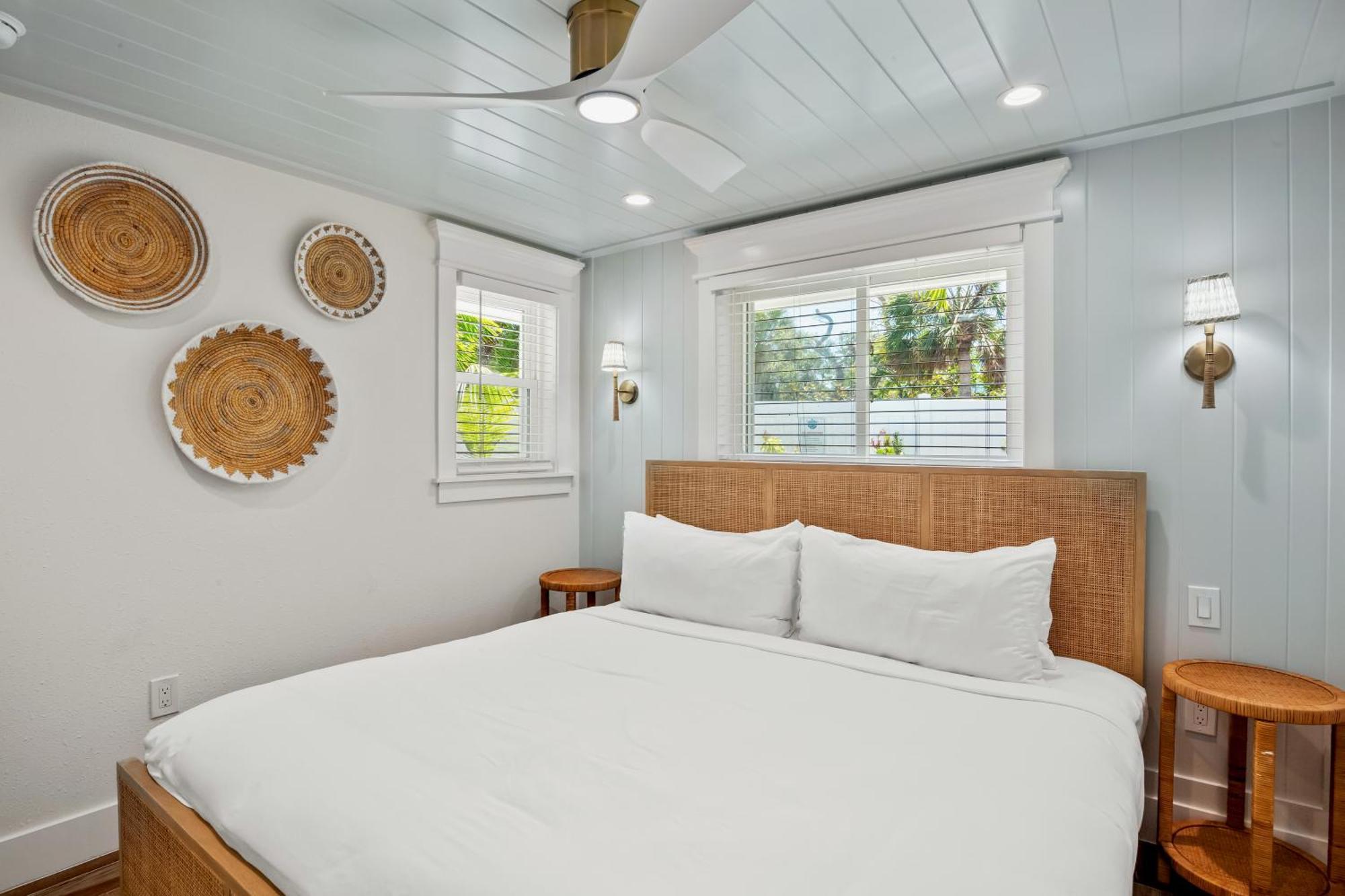 Tropical Breeze Resort Bee Ridge ภายนอก รูปภาพ