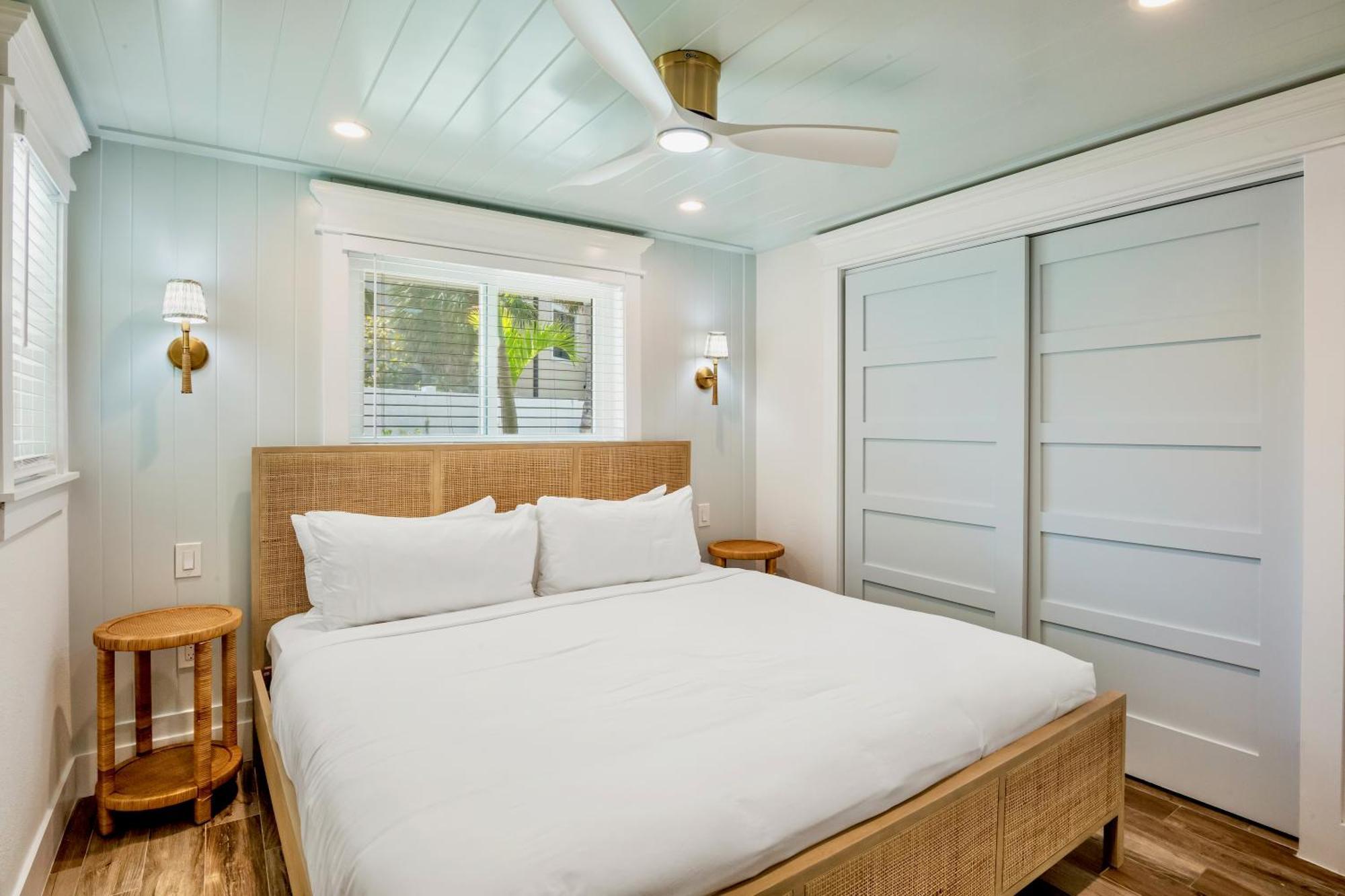 Tropical Breeze Resort Bee Ridge ภายนอก รูปภาพ
