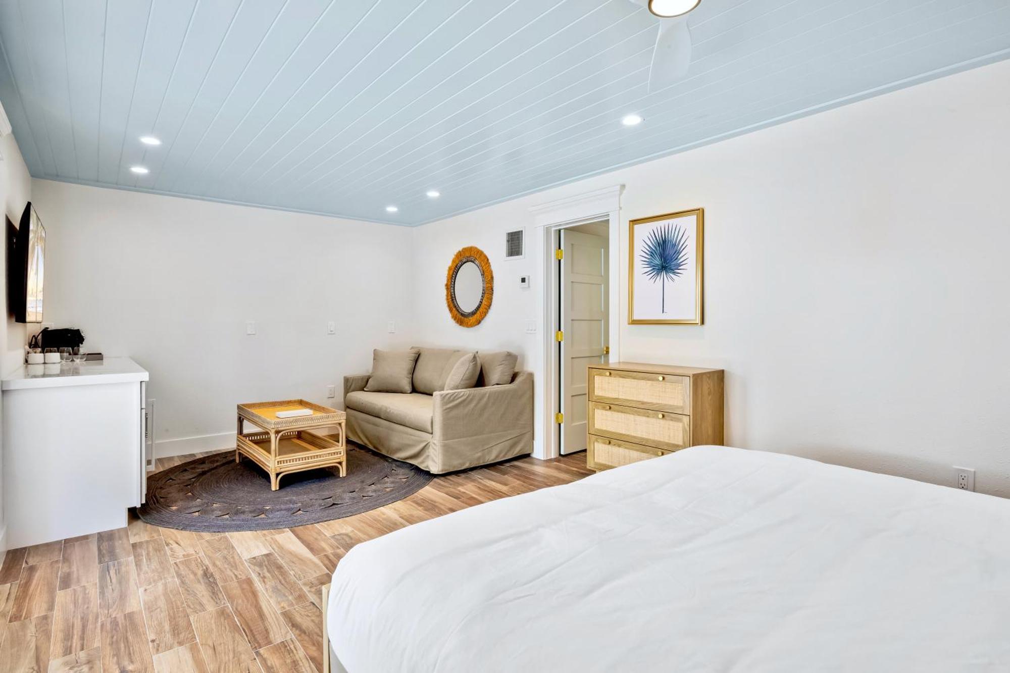 Tropical Breeze Resort Bee Ridge ภายนอก รูปภาพ