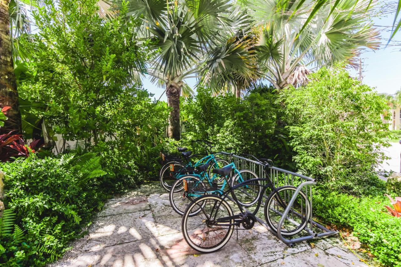 Tropical Breeze Resort Bee Ridge ภายนอก รูปภาพ