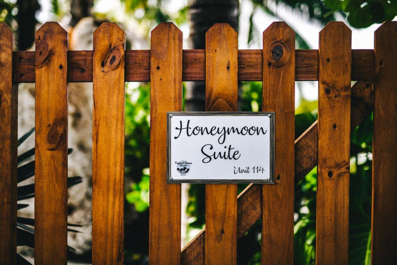 Tropical Breeze Resort Bee Ridge ภายนอก รูปภาพ